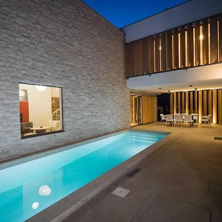 Vacay 2in1 Unique With Private Pool